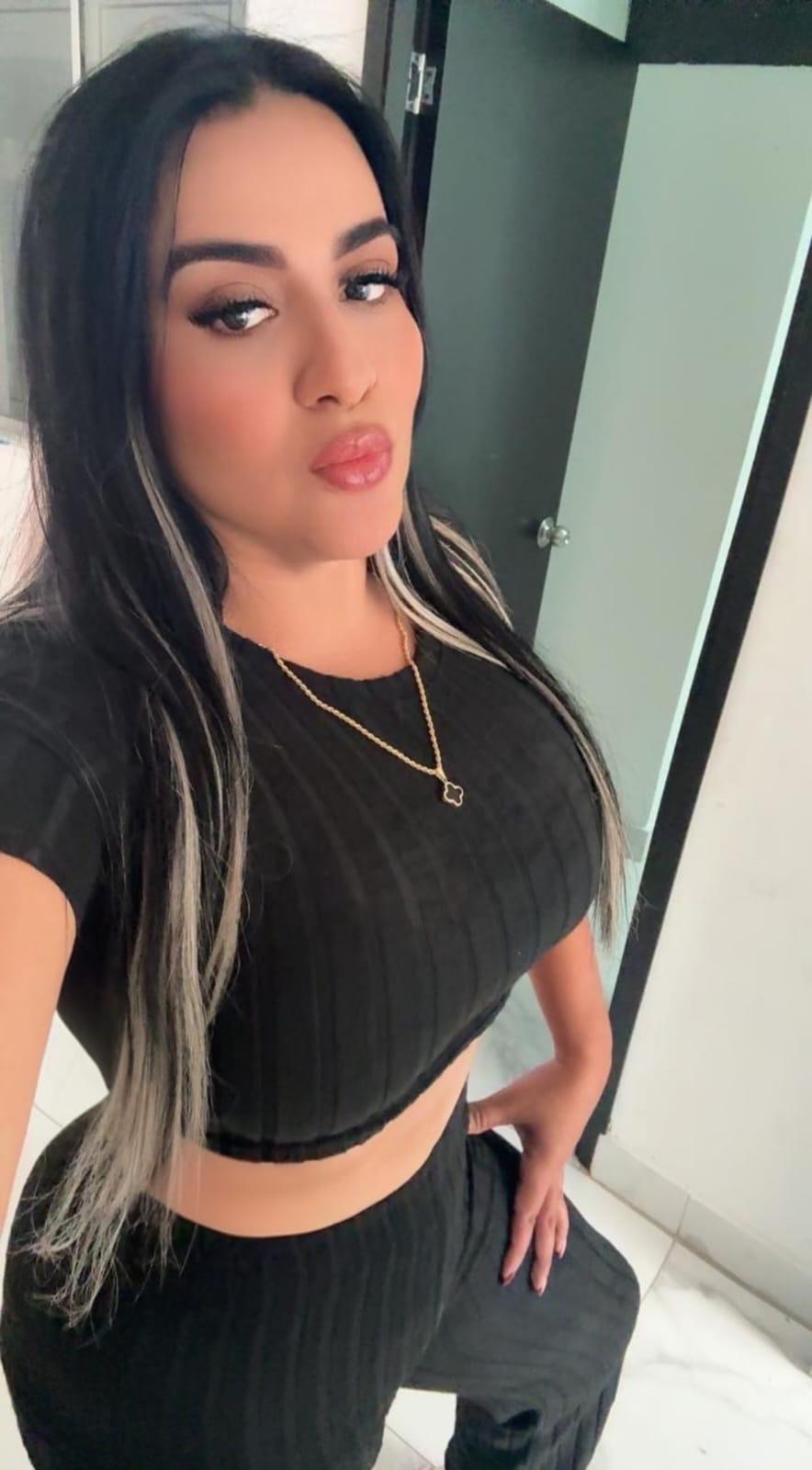 658910030|EMILIANA|Chica