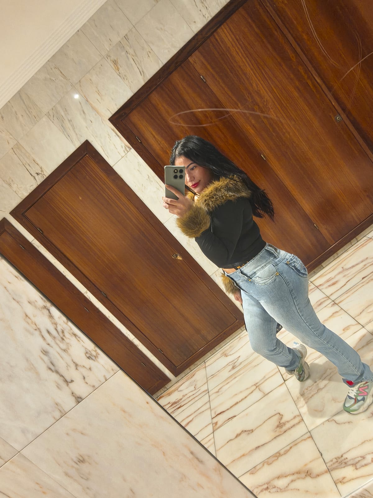 672921490|ASLHY|Chica