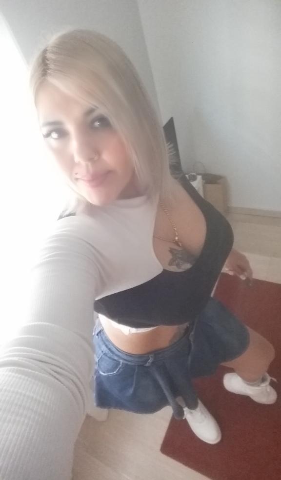 611242688|ALMUDENA|Chica