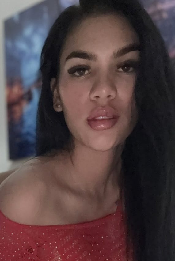 680615957|AMALIA|Chica