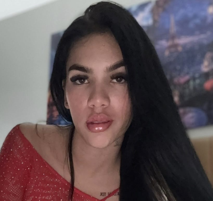 680615957|AMALIA|Chica