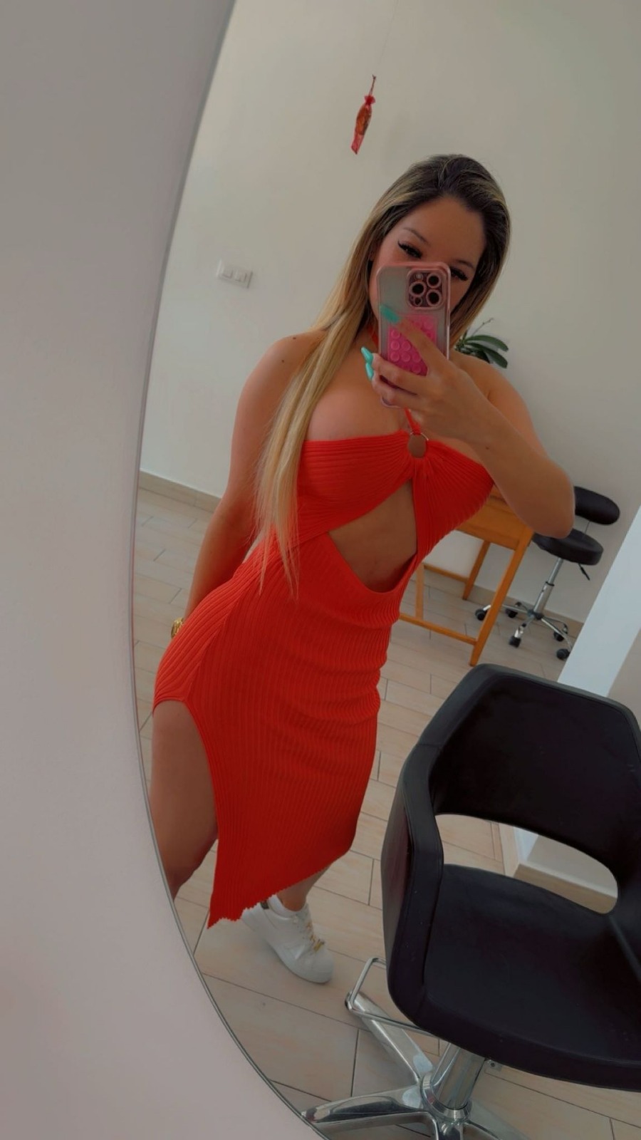 613421474|DANIELA|Escort
