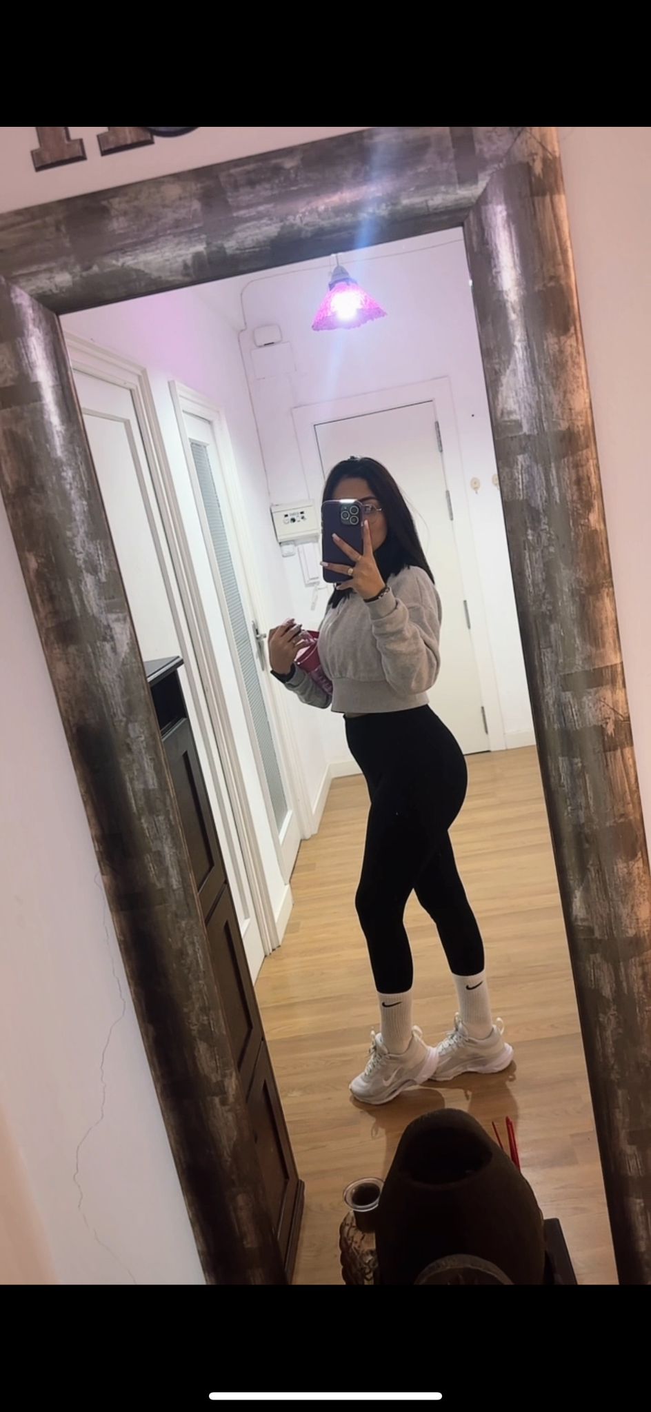 633739912 | EMILY | Chica