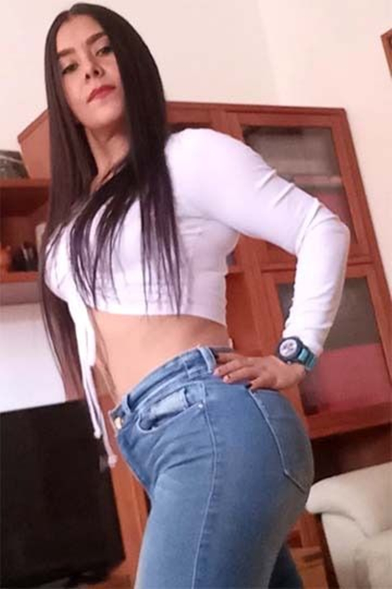 680687637|SARA|Chica