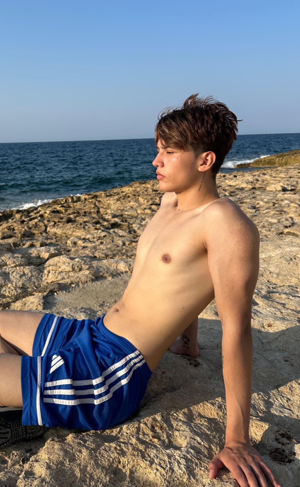 643176930|CRISTIAN|Chica