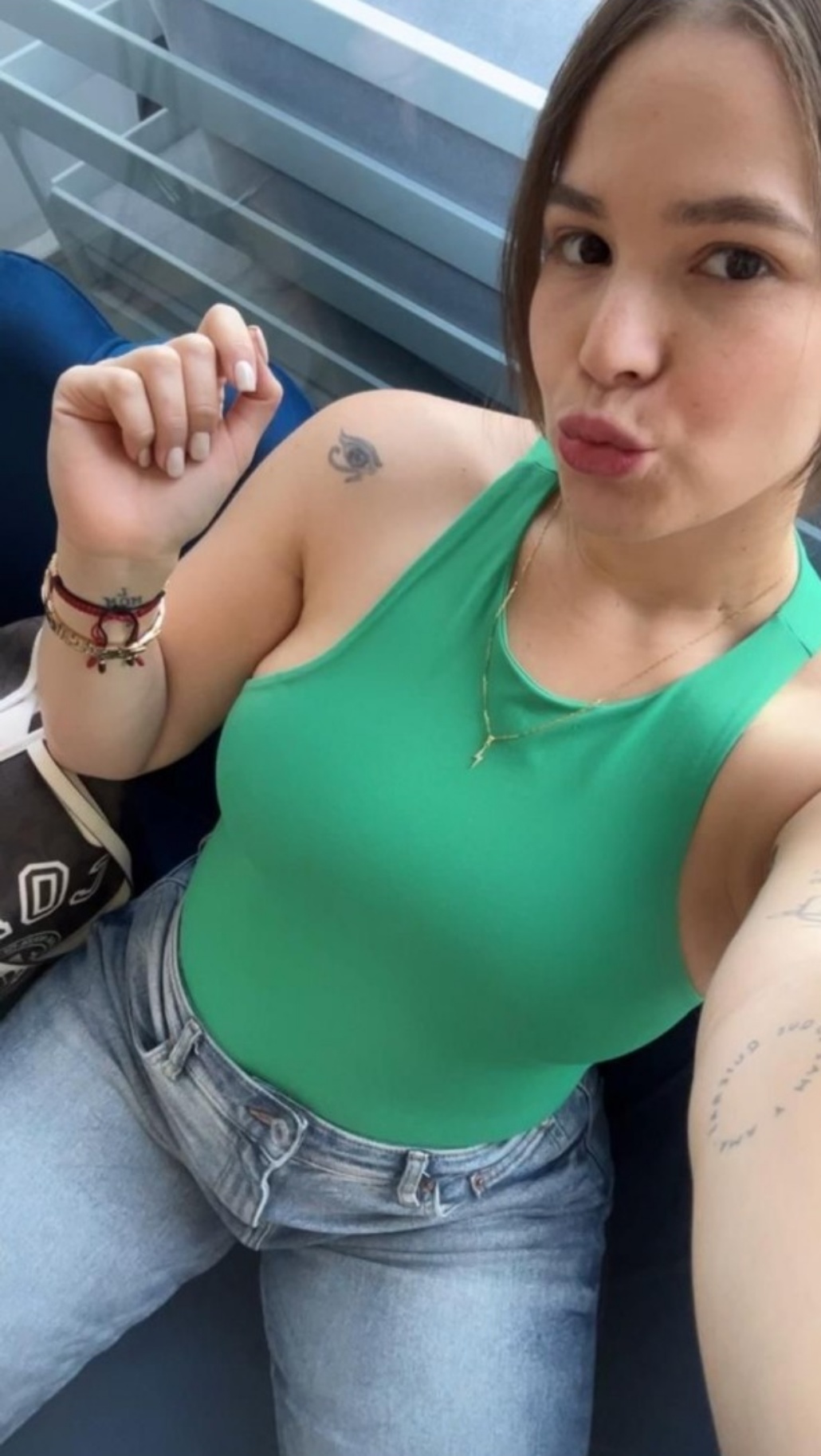 643002678|VIOLETA|Chica
