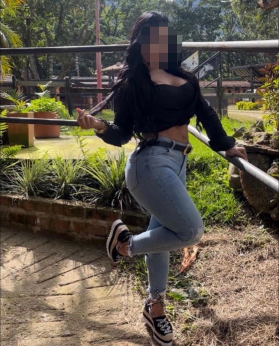 664309880|ALEJA|Chica