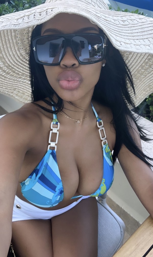 643908054|CAROL|Chica