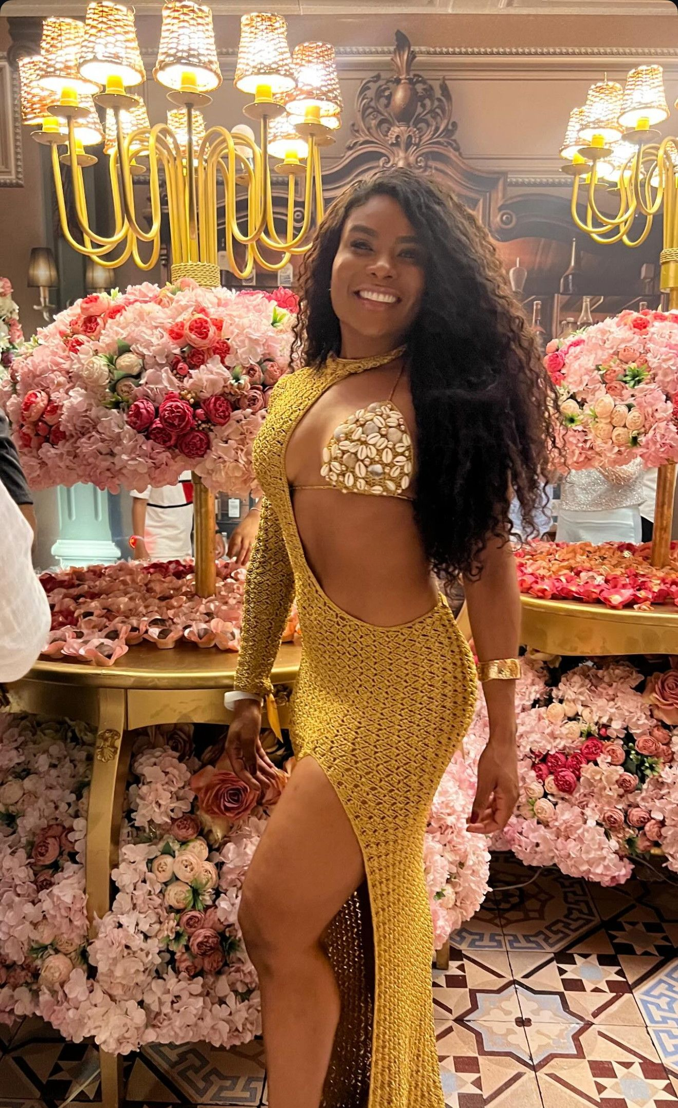 631154228|MALU|Chica