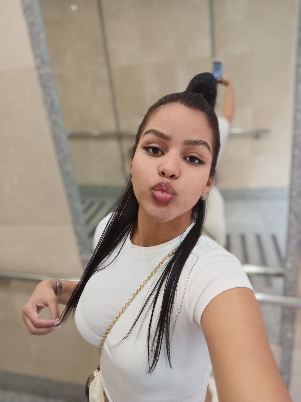 661572674|JULIANA|Chica