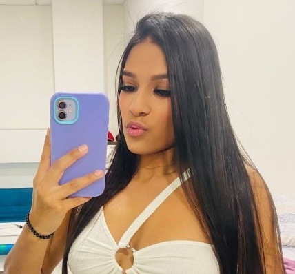 641079769|LIZ|Chica