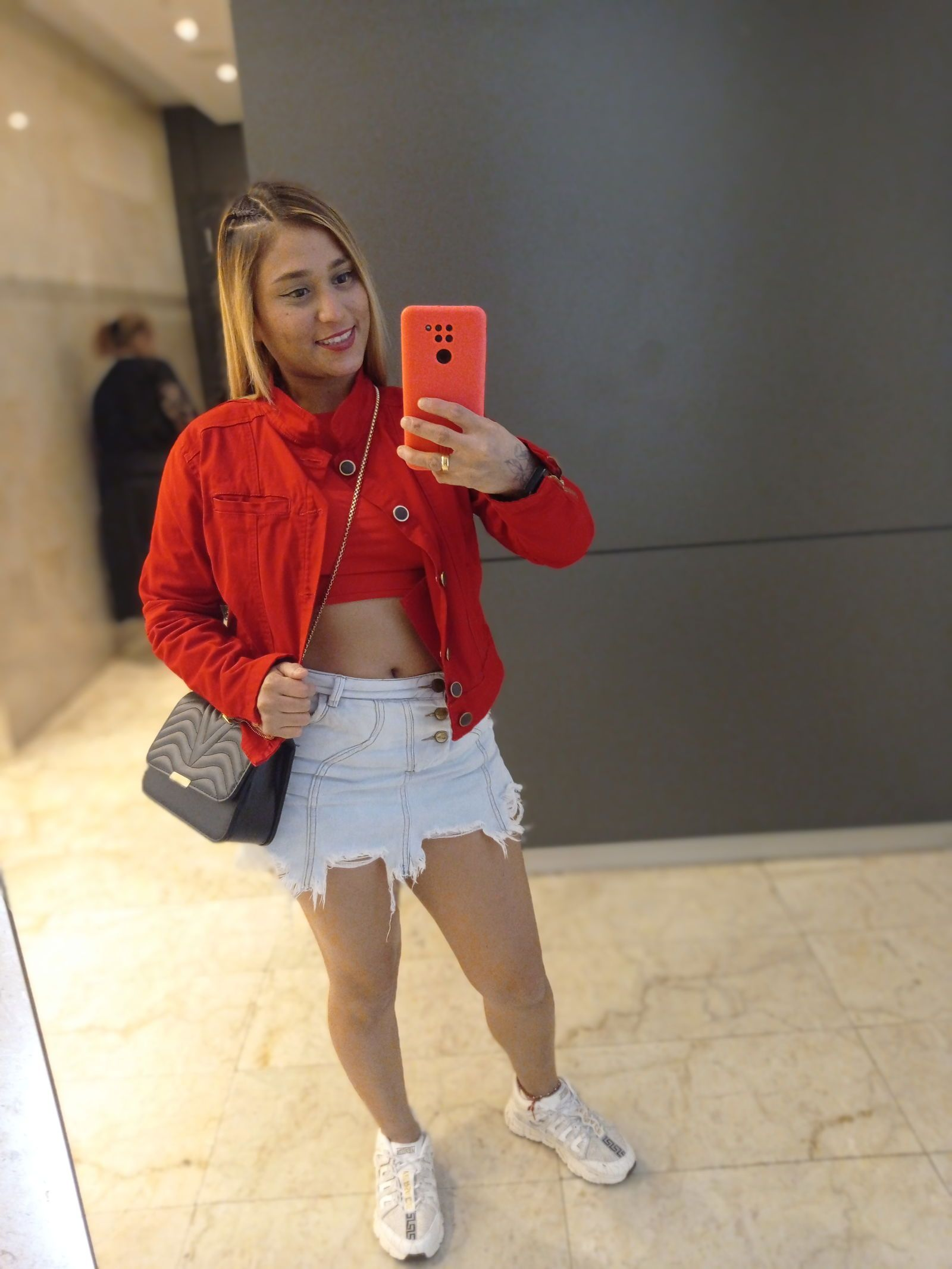 604841878|VALERIA|Chica