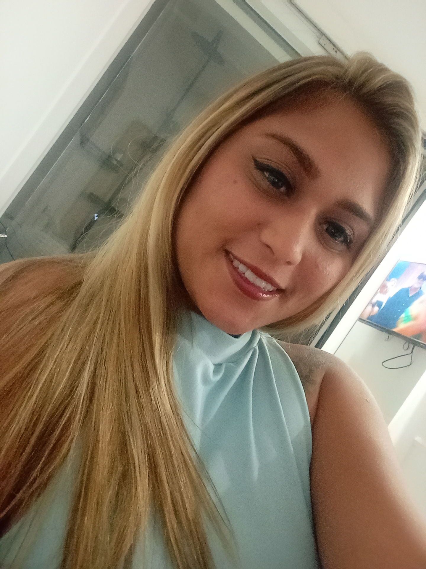 604841878|VALERIA|Chica