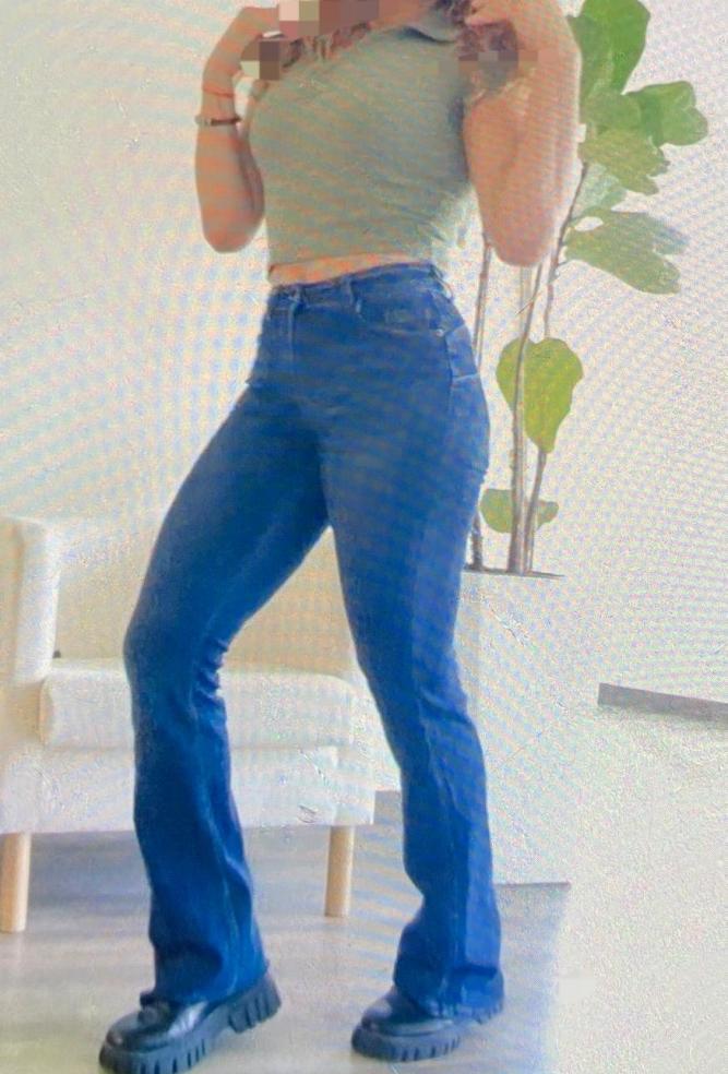 633508042|SOL|Chica