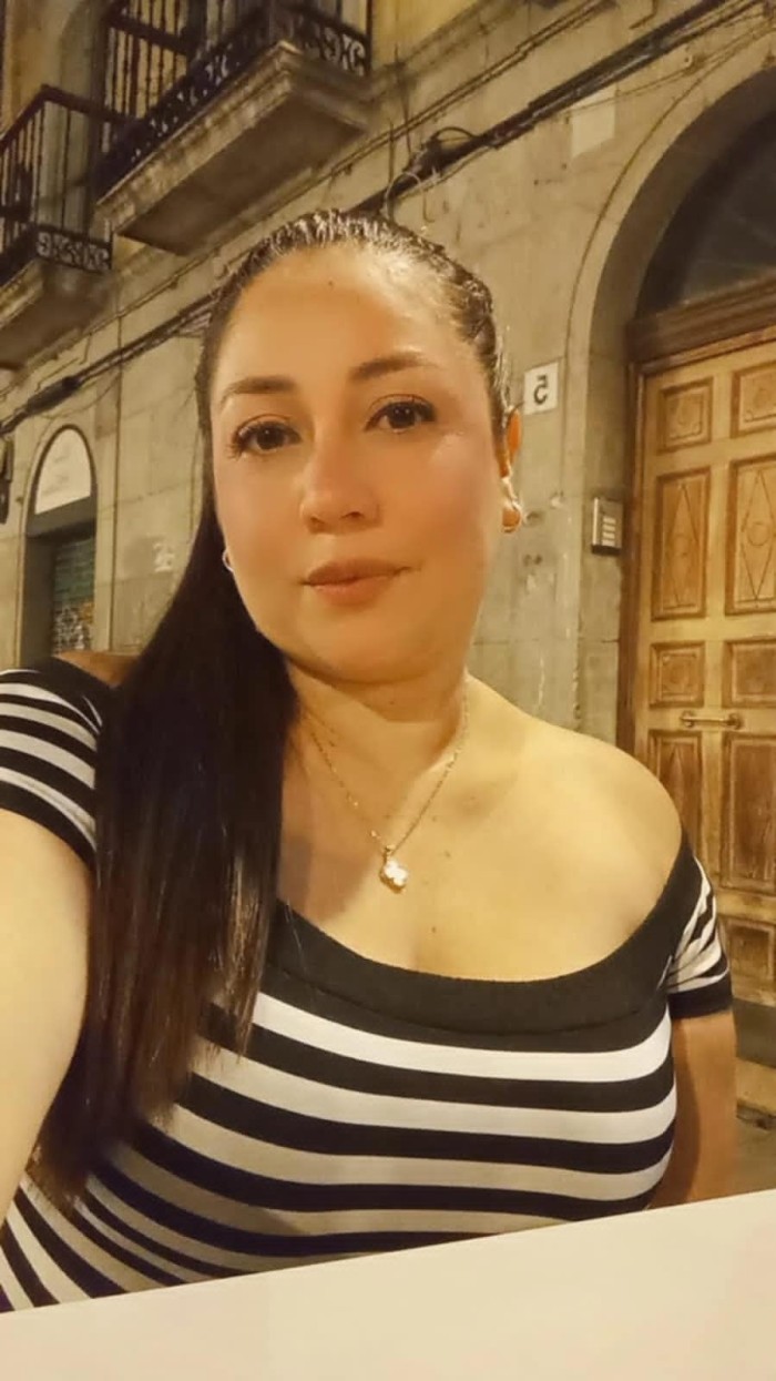 604255298|LAURA|Chica