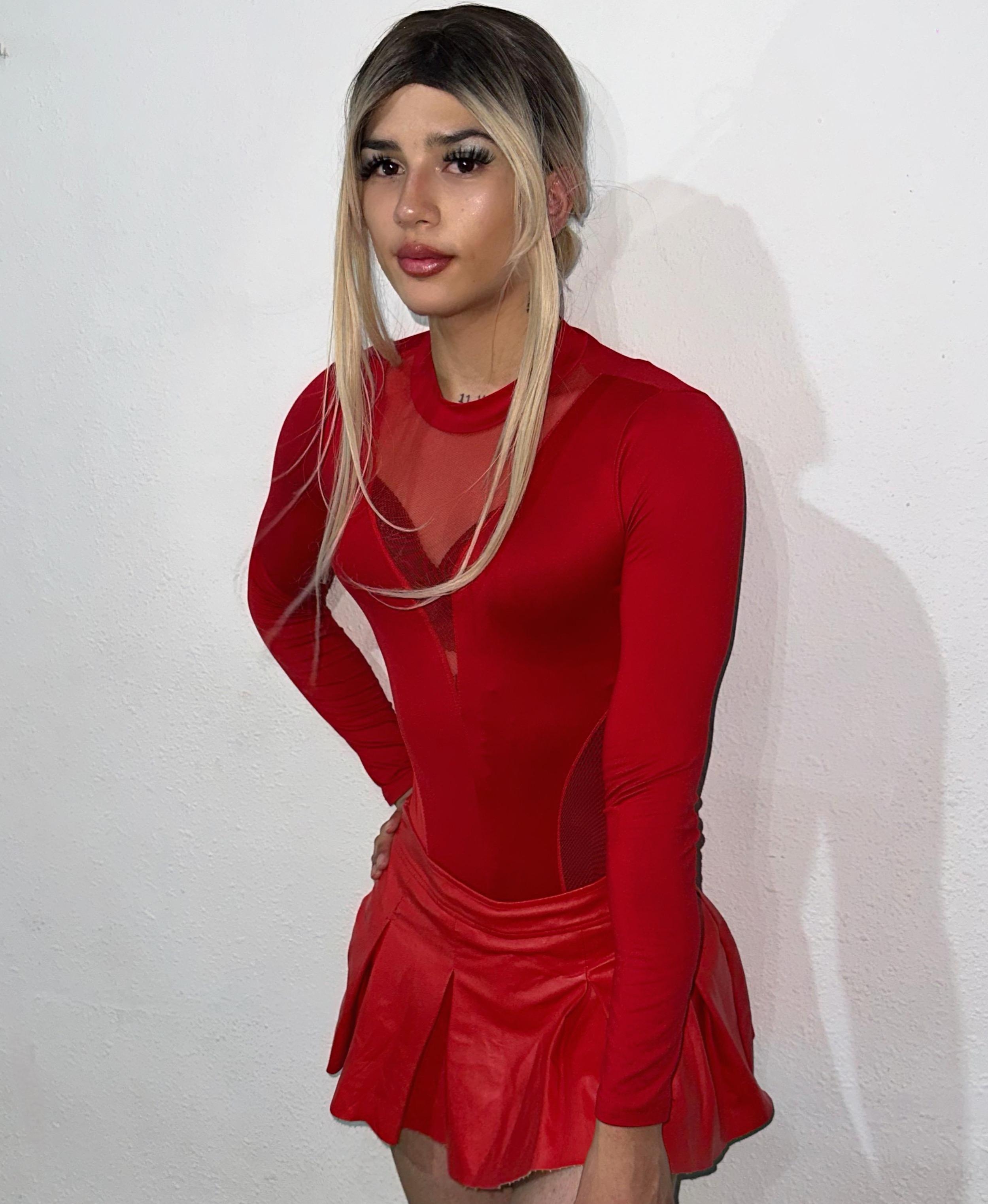 642711949|EMMA|Chica
