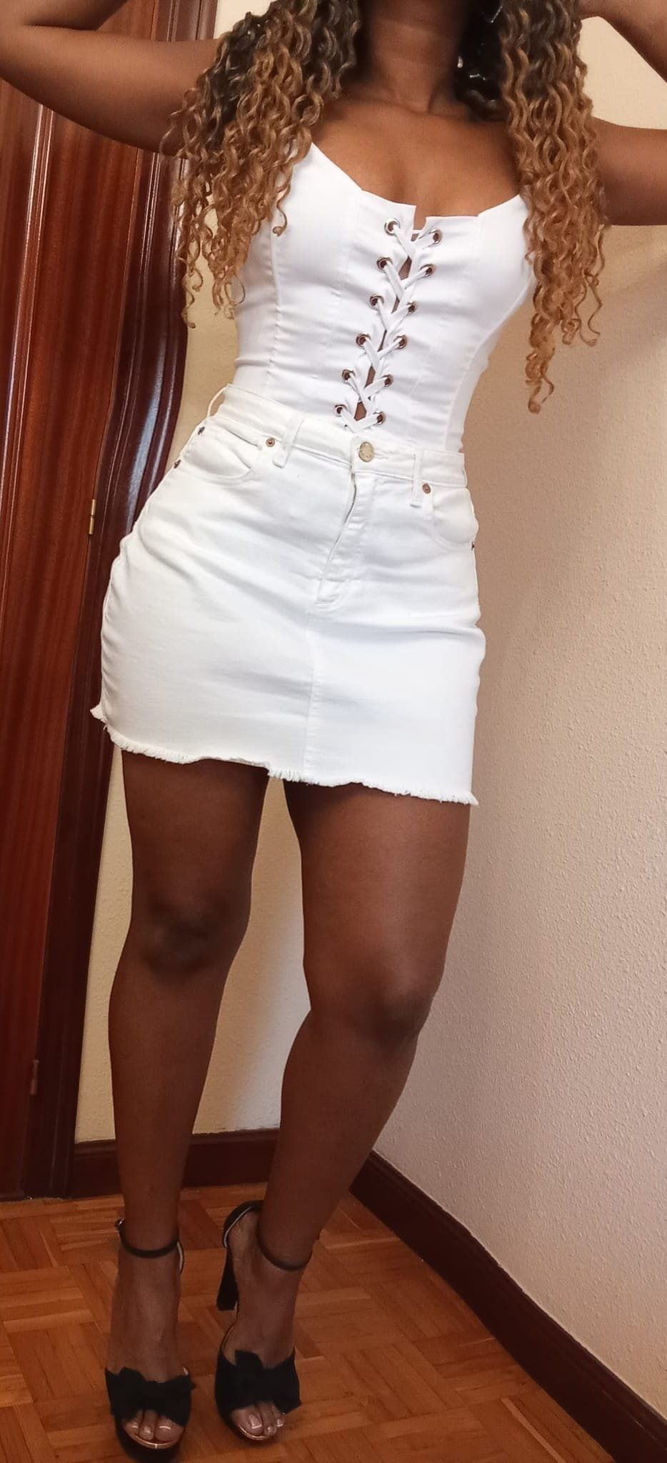 603386216|NOA|Chica
