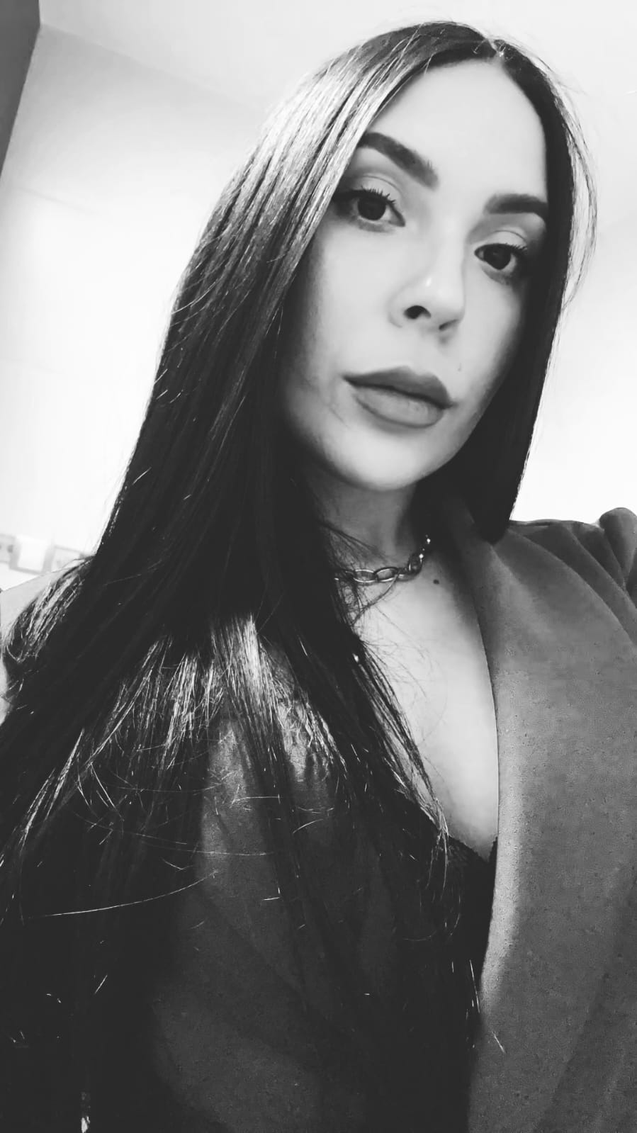 687718352|ANTONELLA|Chica