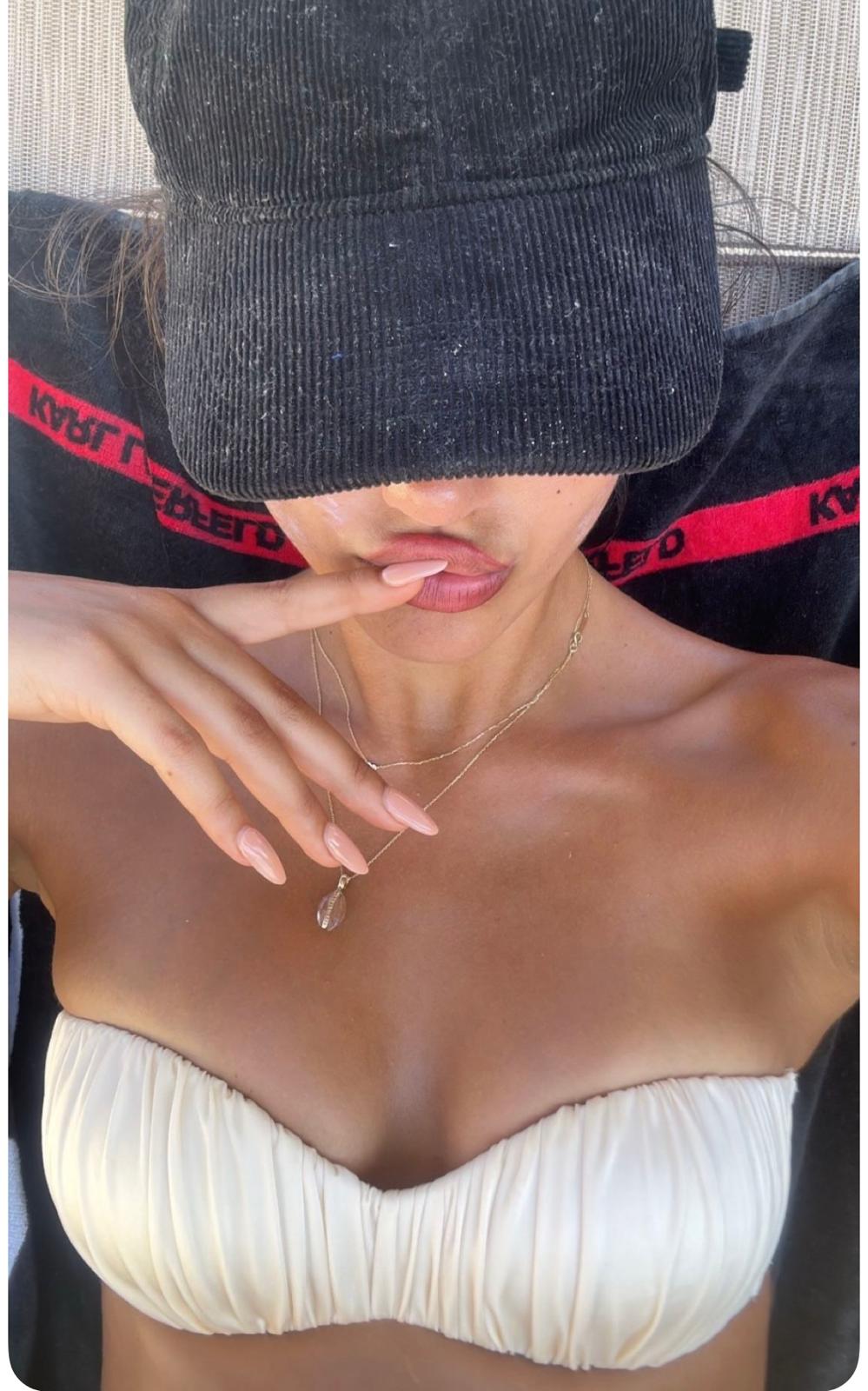 624694100|THALÍA|Chica