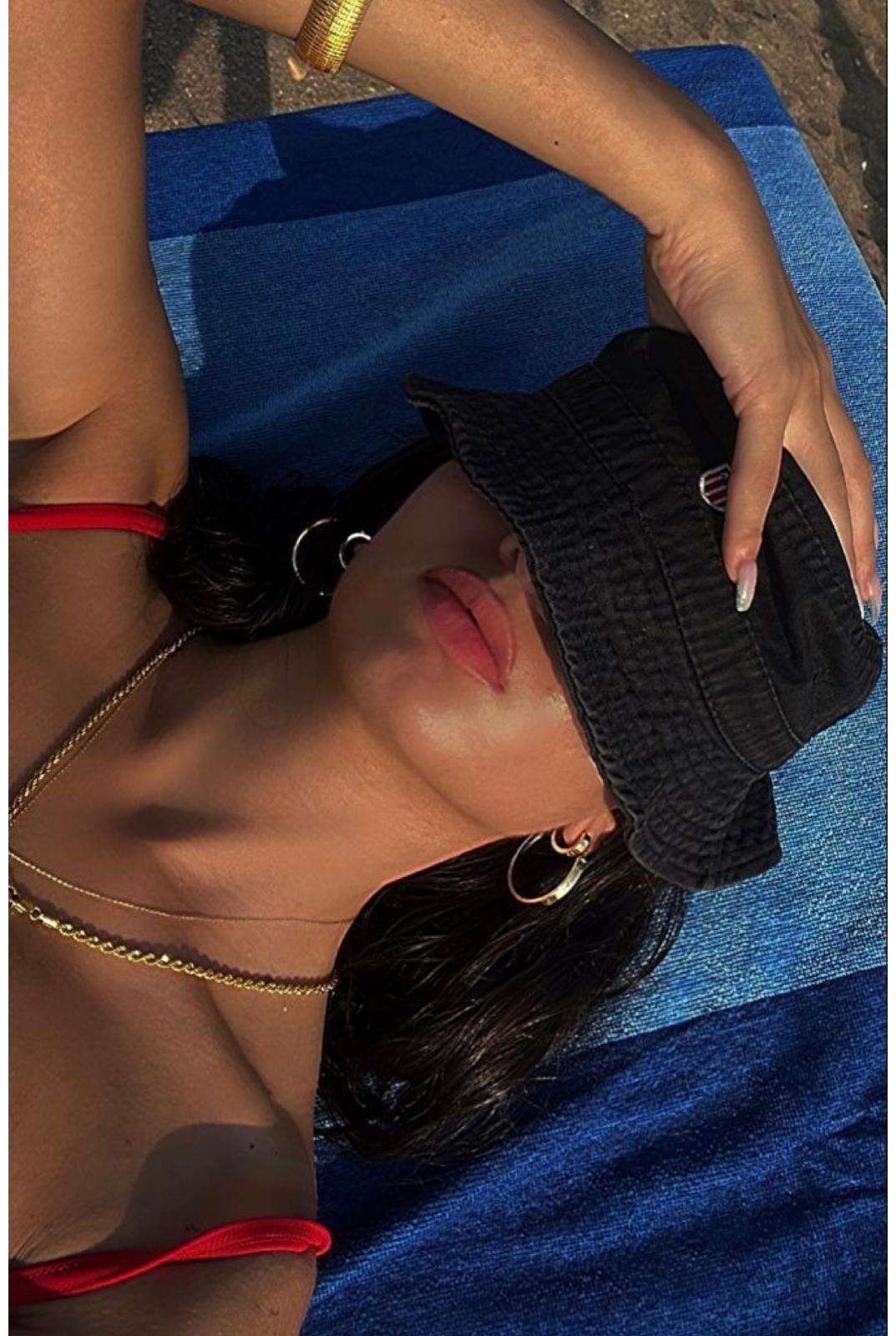 624694100|THALÍA|Chica