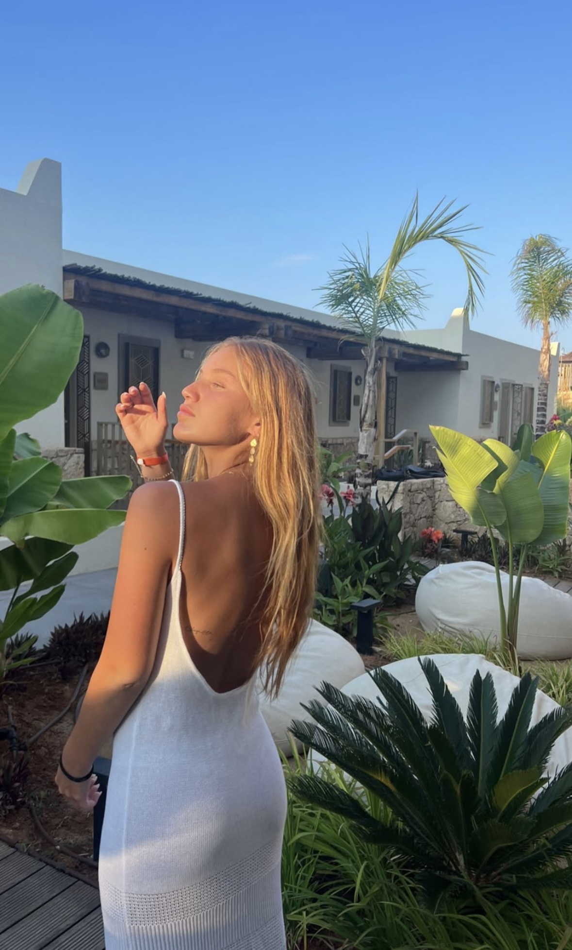 613885846|SARA|Chica