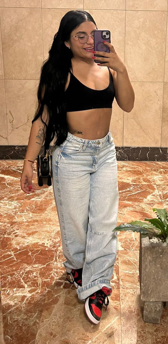 613353218|ISA|Chica