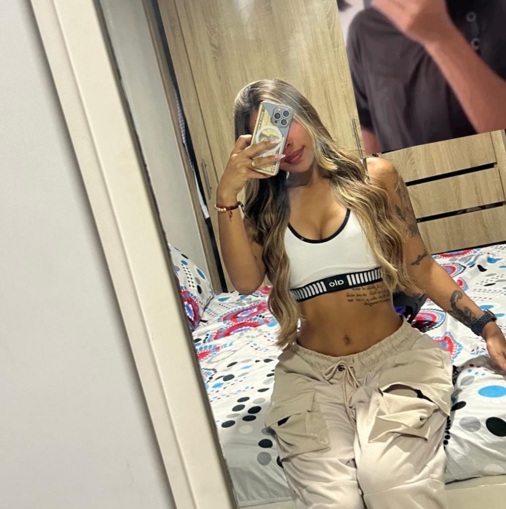 651572556|LILITH|Chica