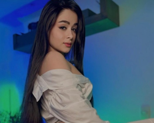 613796585|VIOLETA|Chica