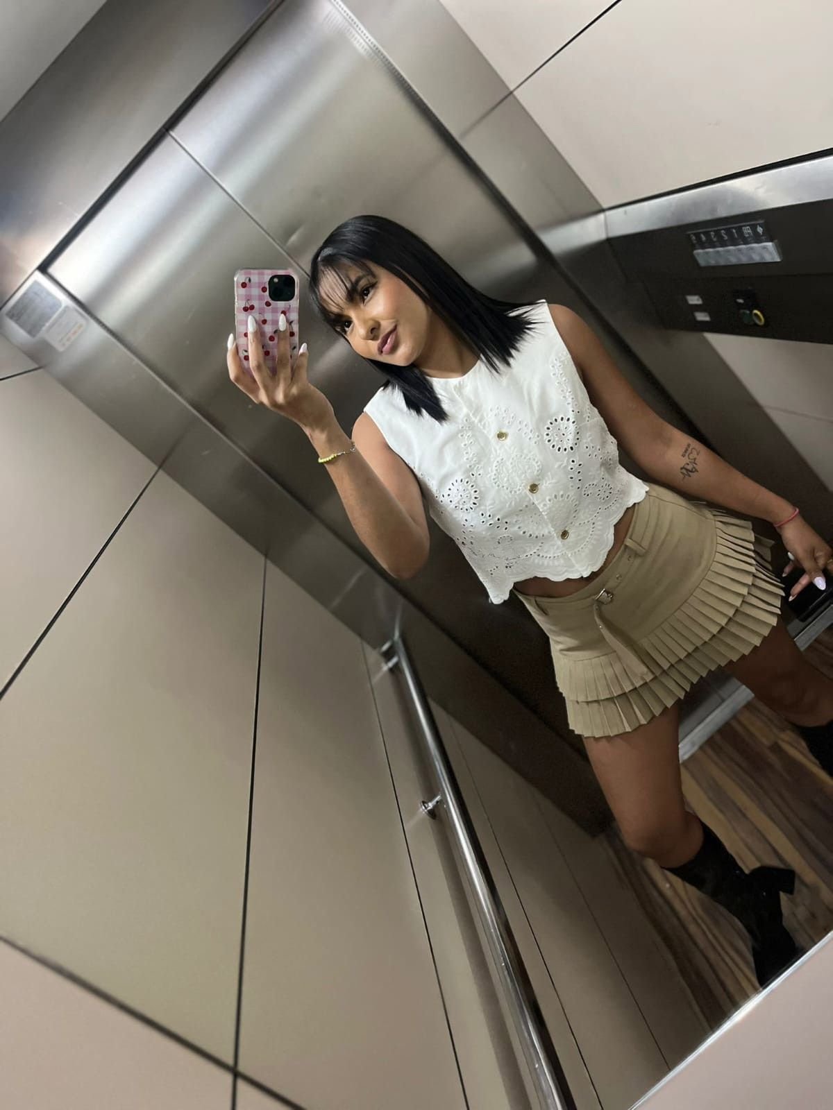 611210343|SARA|Chica