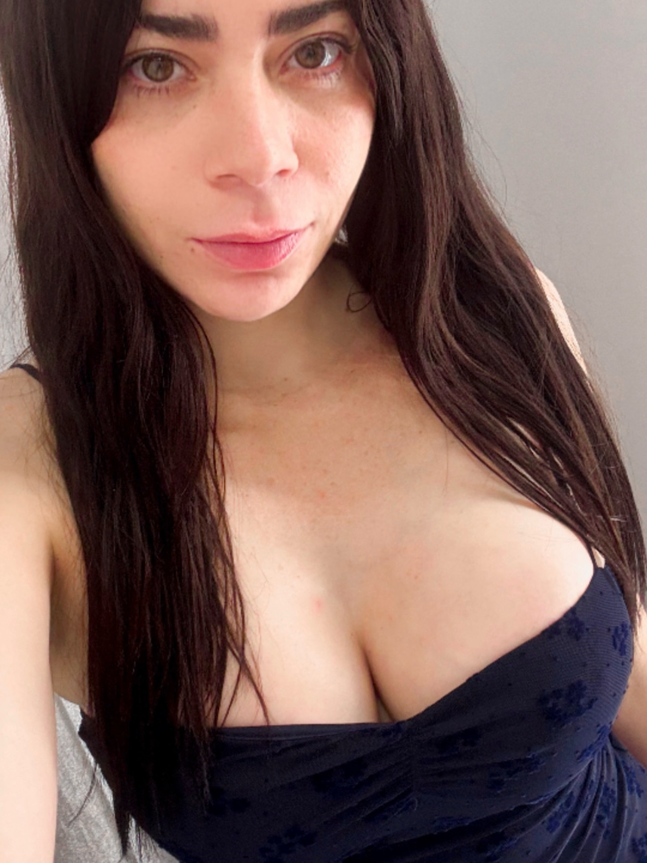 664200835|ISABELLA|Chica