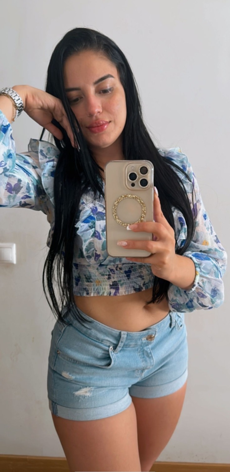 624398077|SOL|Chica