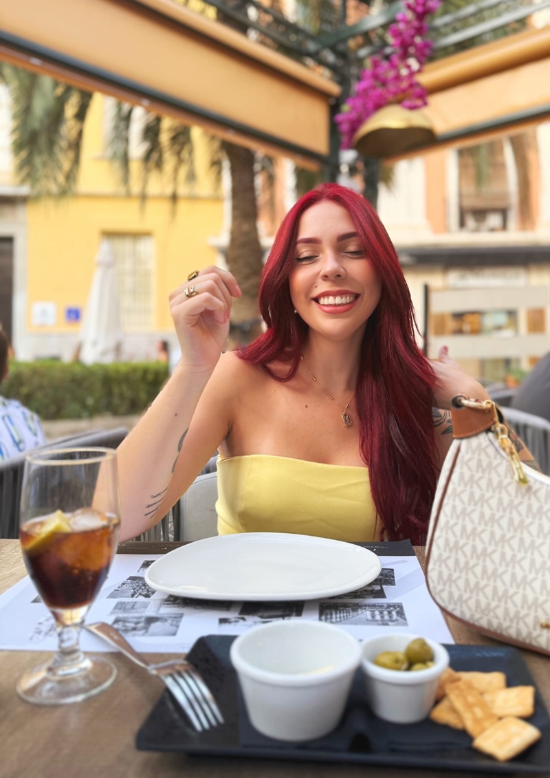 687718352|ANTONELLA|Chica