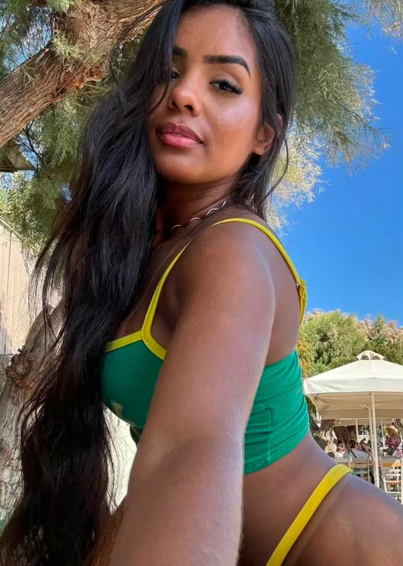 611287421|MILY|Chica