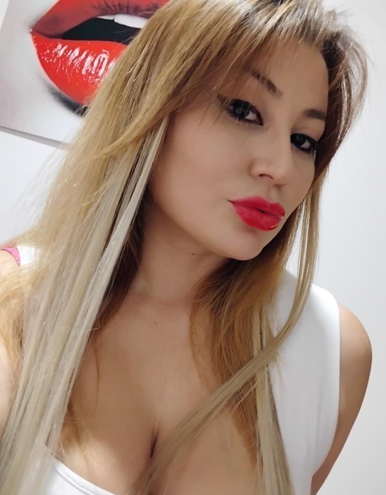623739648|NIKOL|Chica