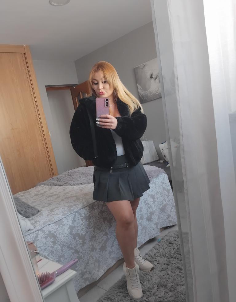 623739648|NIKOL|Chica