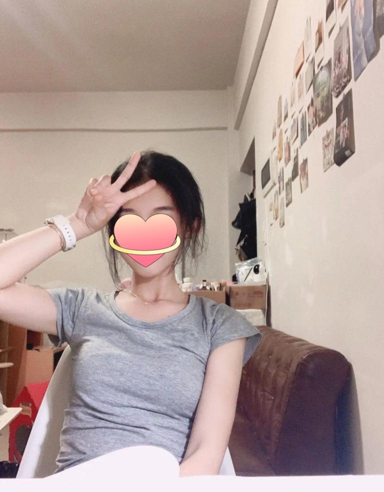 687143051|HAJAR|Chica