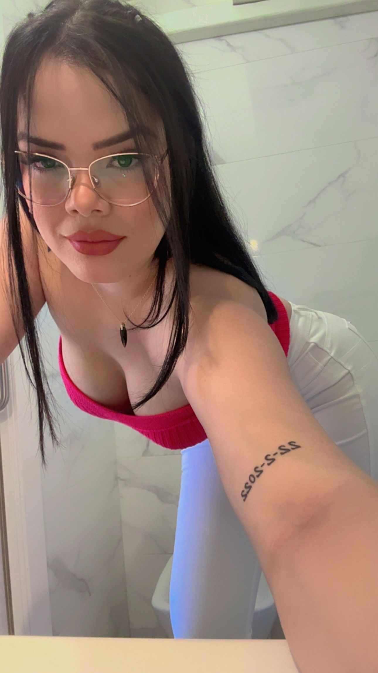 607331669|SOL|Chica