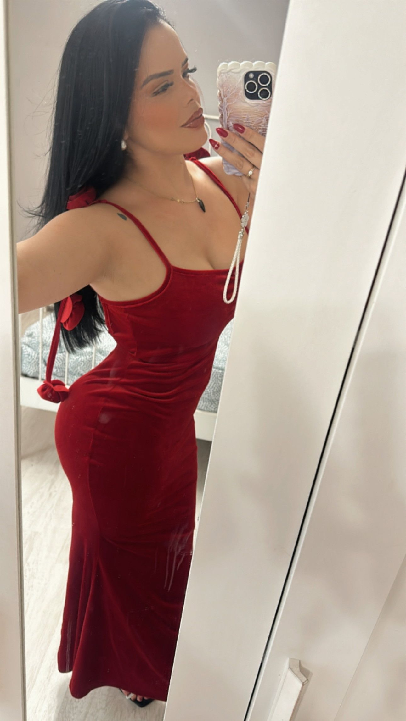 607331669|SOL|Chica