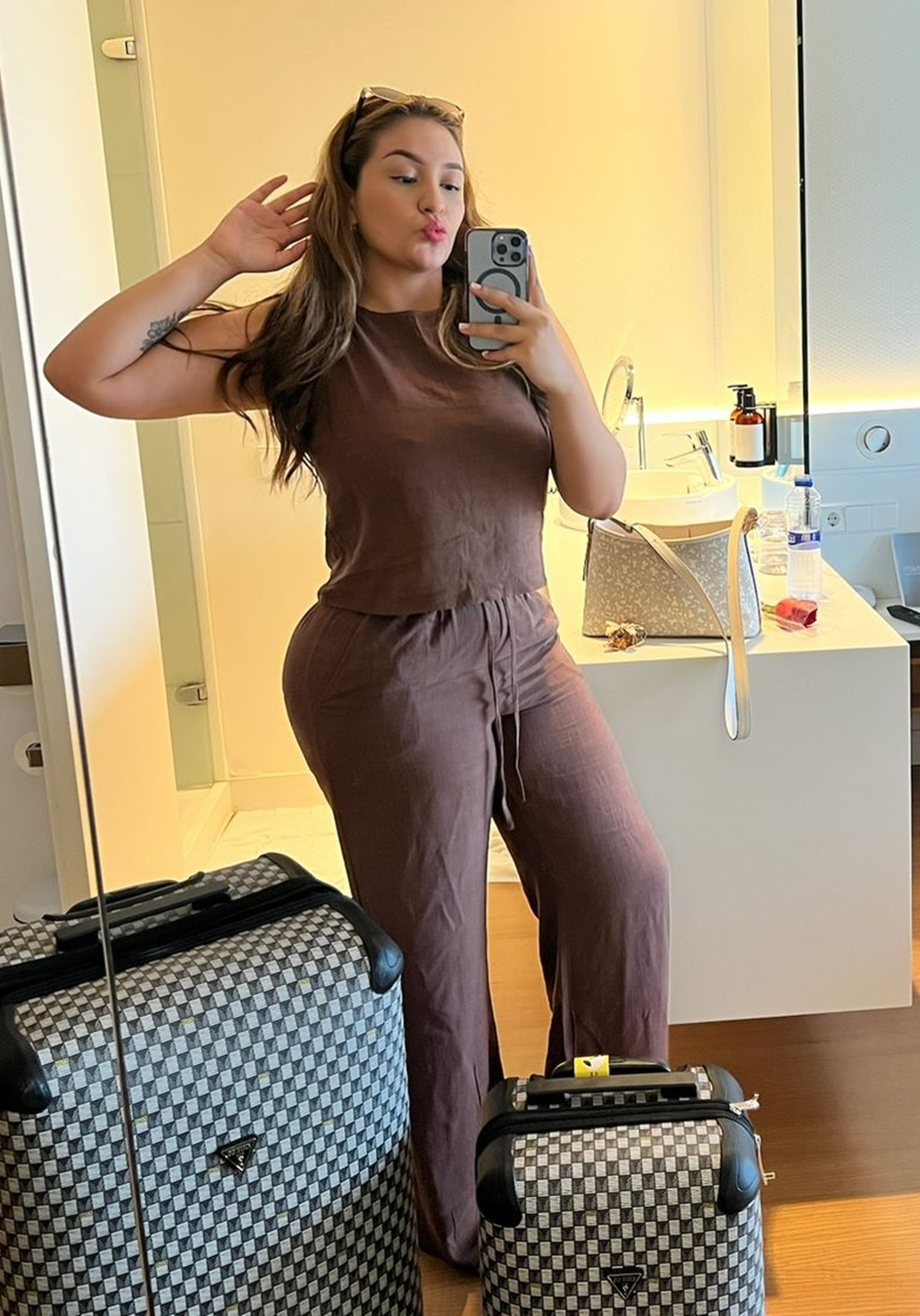 943465622|DIANA|Escort
