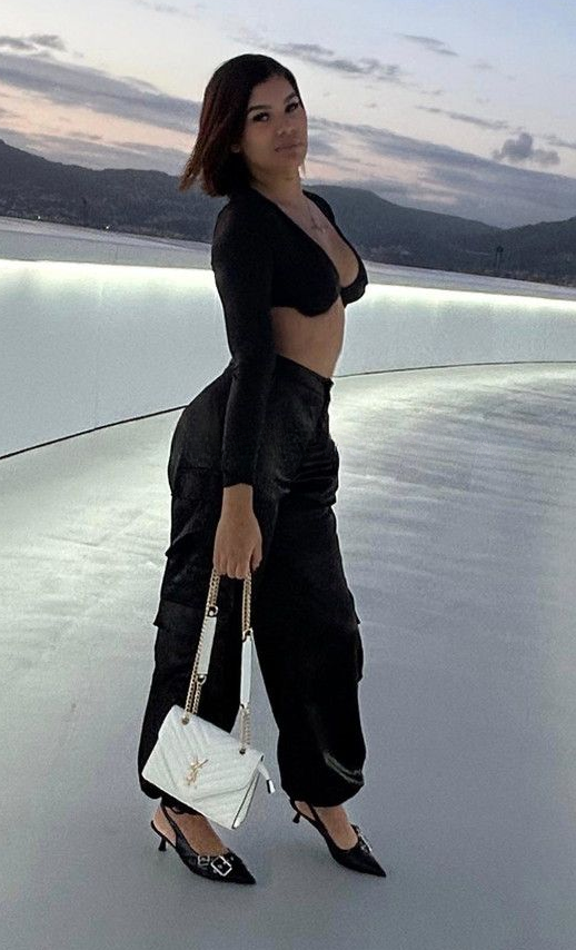 632957150|KELLY|Chica
