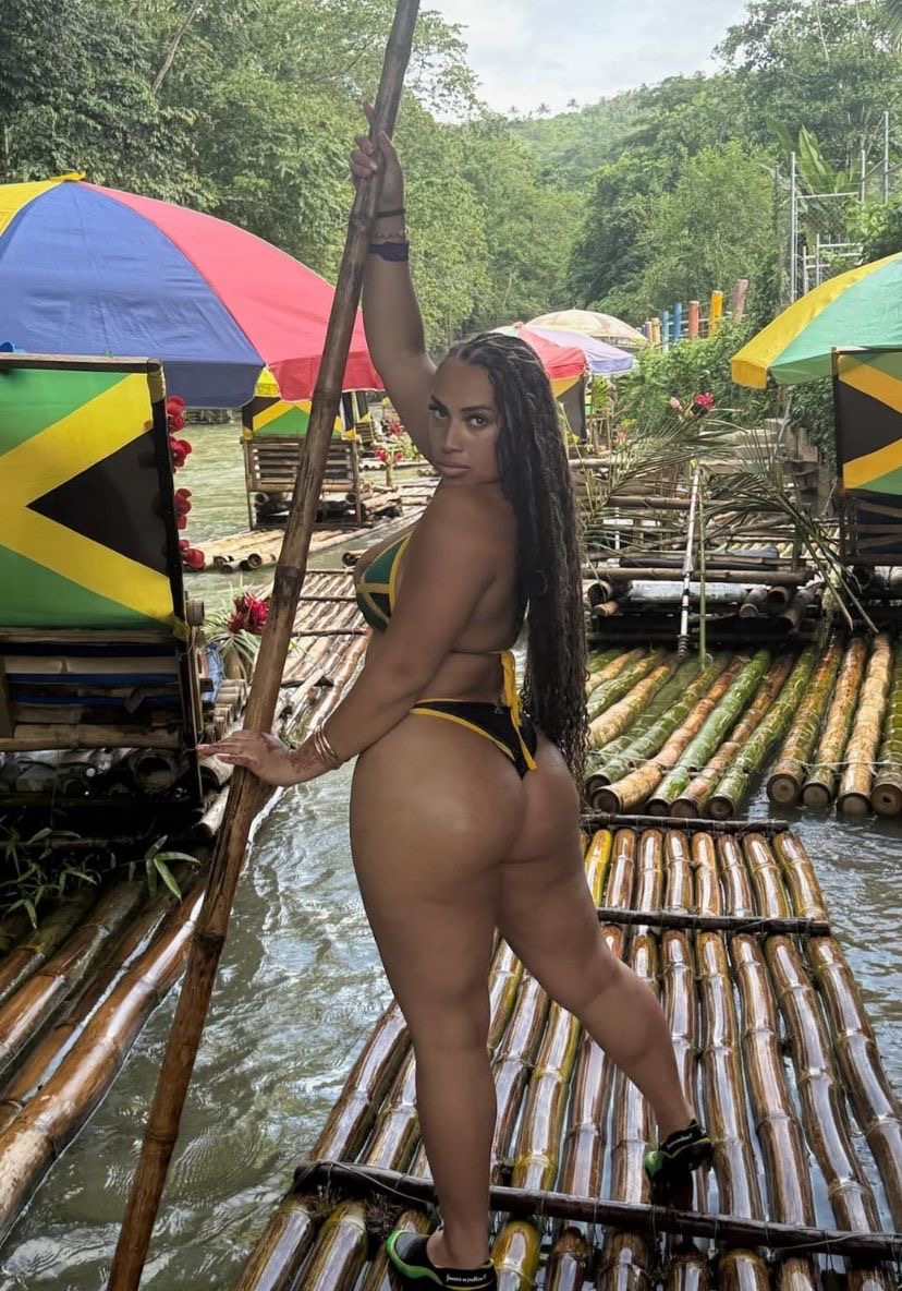 643074140|LAURA|Chica