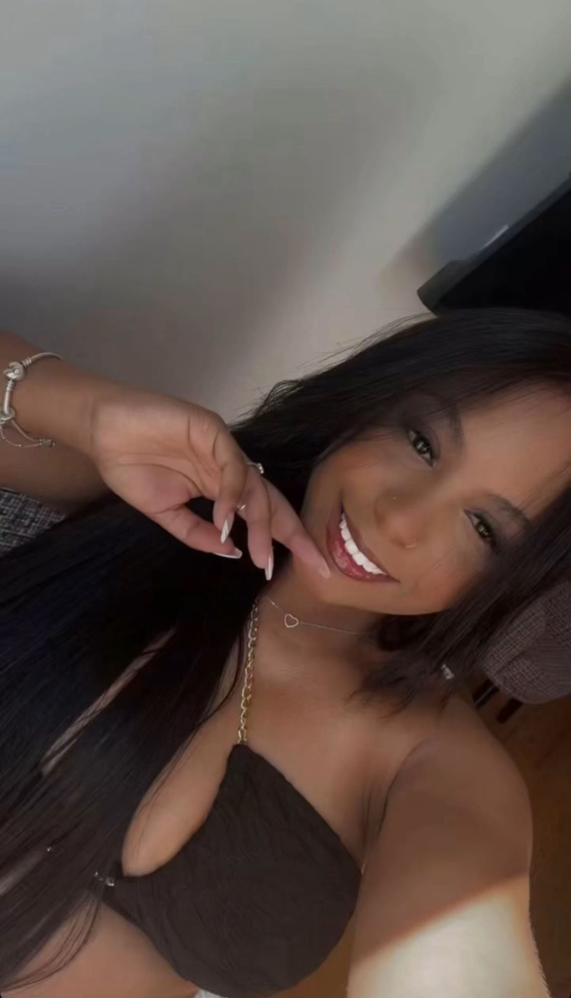 613469859|JULIA|Chica