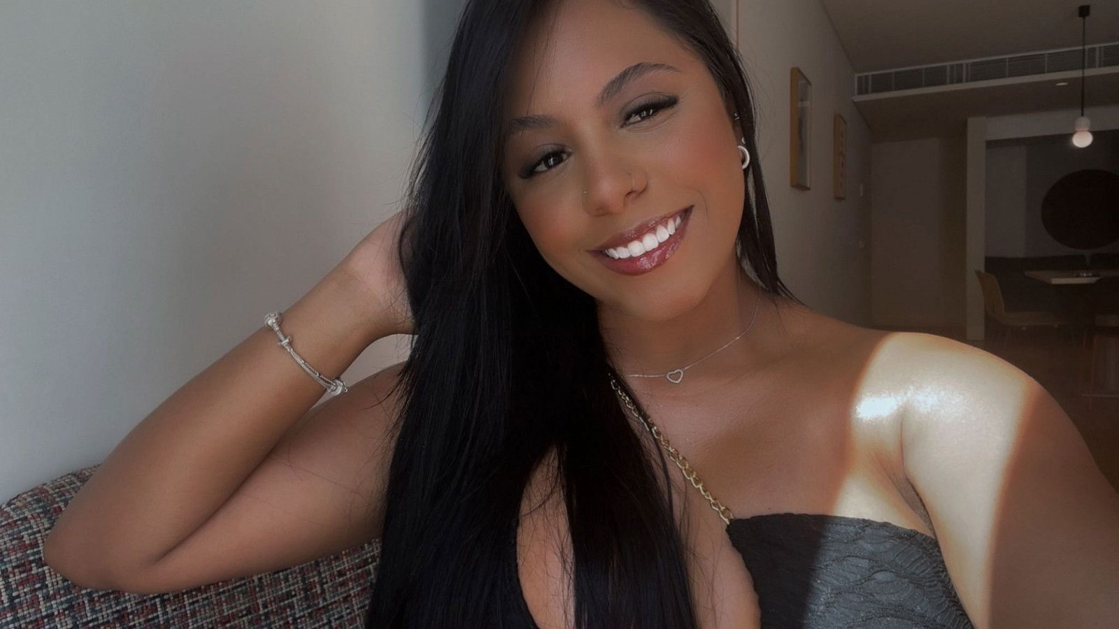 613469859|JULIA|Chica
