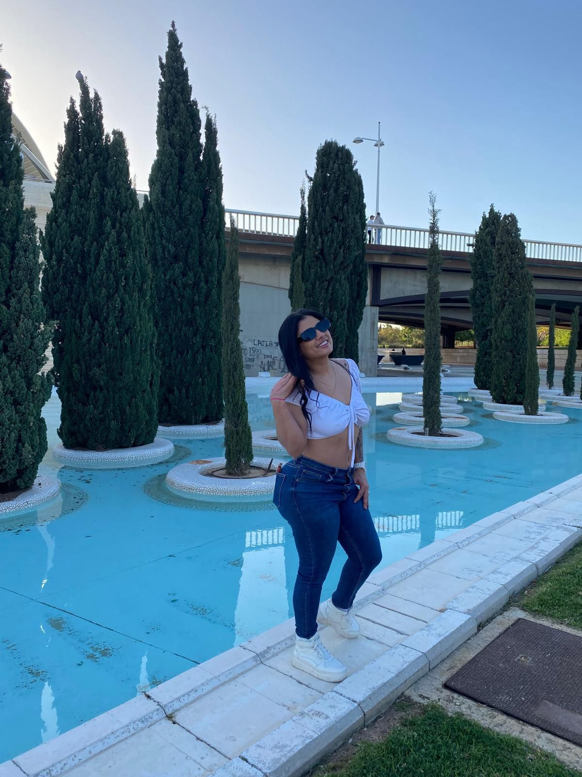 617411675|IVONNE|Chica
