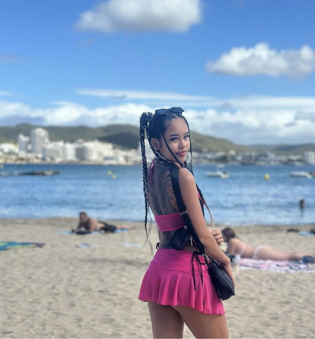 651198176|NAOMI|Chica