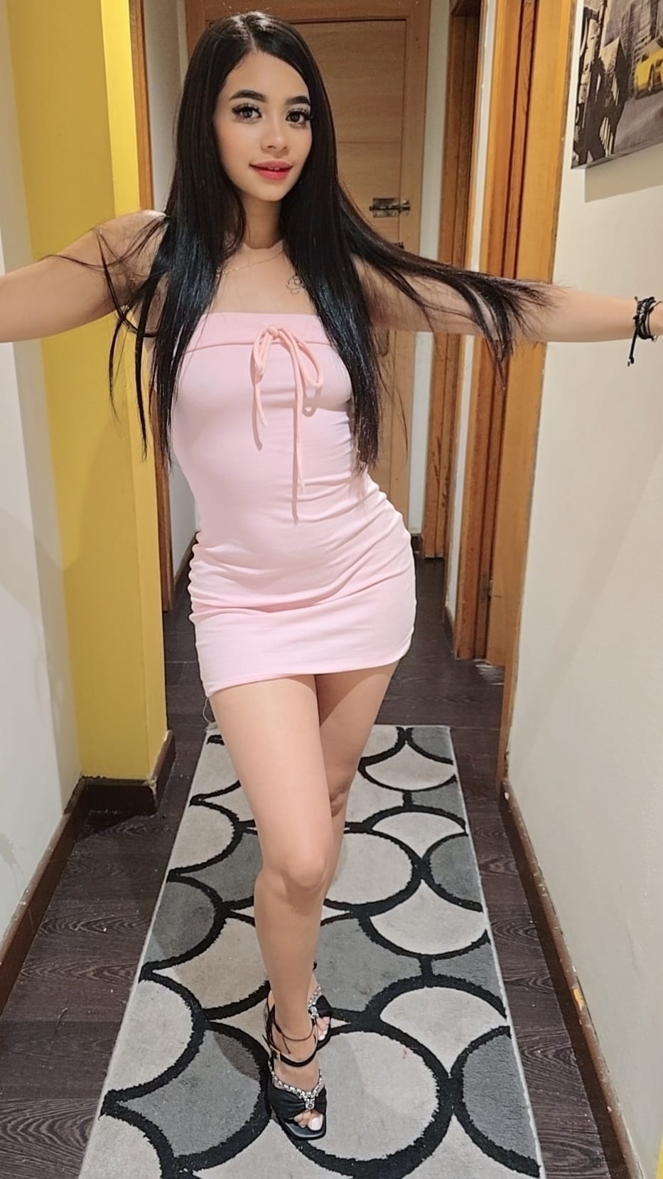 680615957|MIA|Chica
