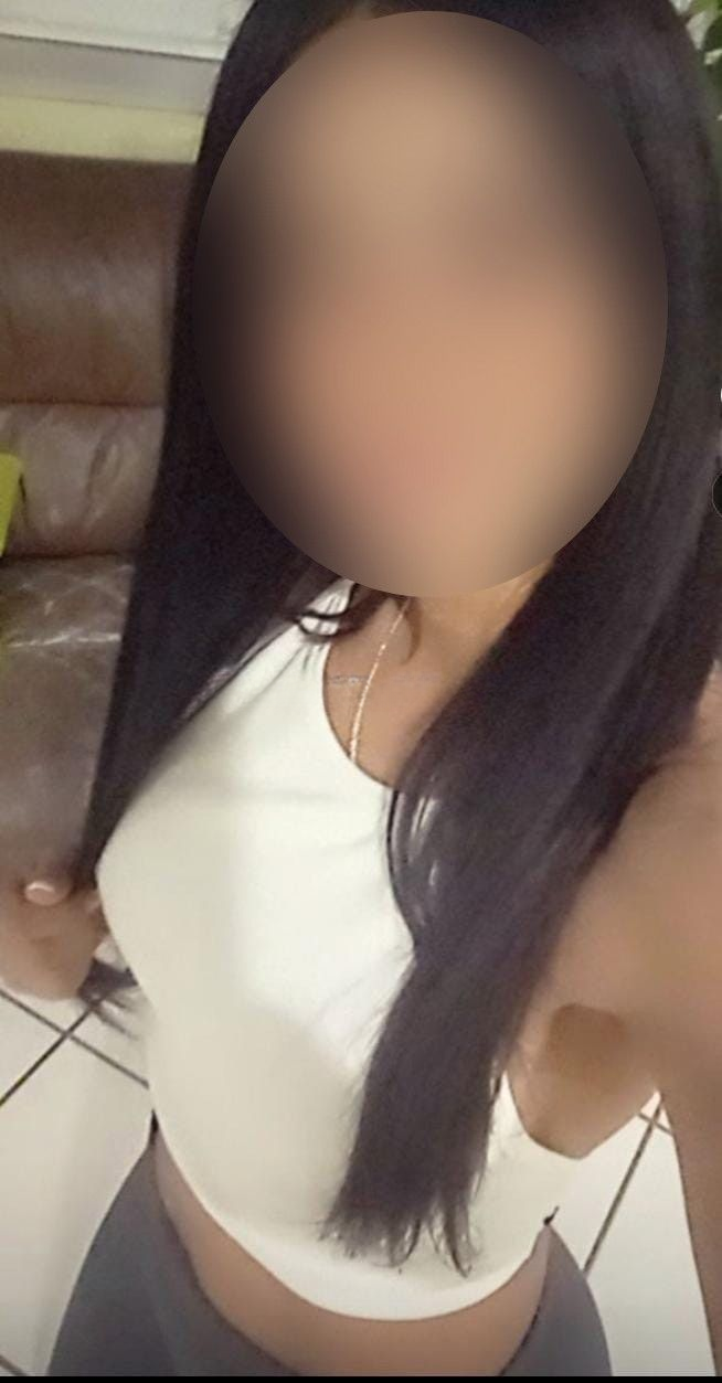 643733221|LUCIA|Chica