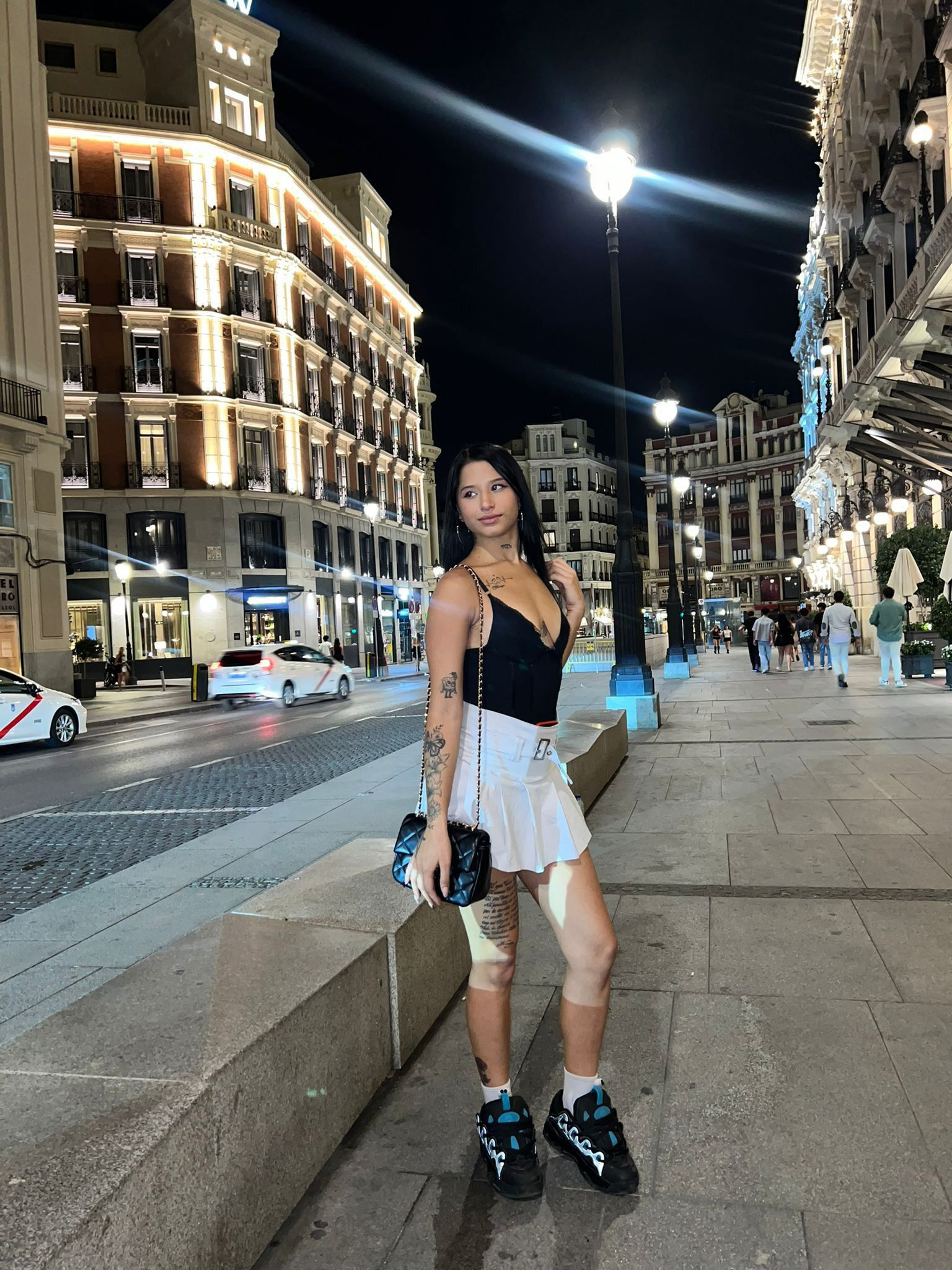 678627049|LAUREN|Chica