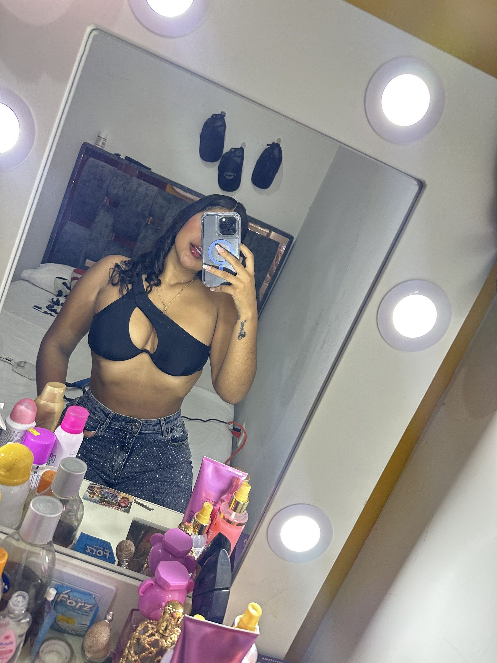 632985990|LUNA|Chica