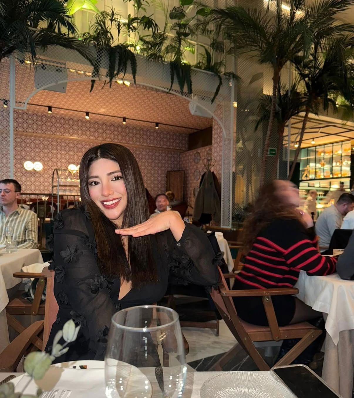 697828638|LUCIANA|Chica